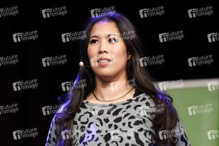Mai Thi Nguyen-Kim und Louis Klamroth auf der lit.Cologne Sonderedition in Köln