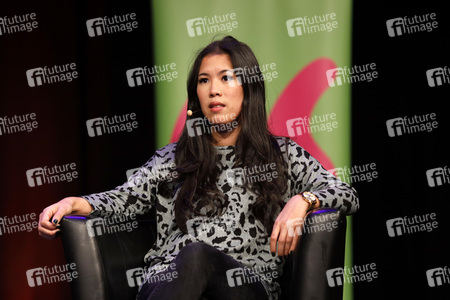 Mai Thi Nguyen-Kim und Louis Klamroth auf der lit.Cologne Sonderedition in Köln