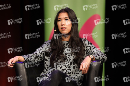 Mai Thi Nguyen-Kim und Louis Klamroth auf der lit.Cologne Sonderedition in Köln