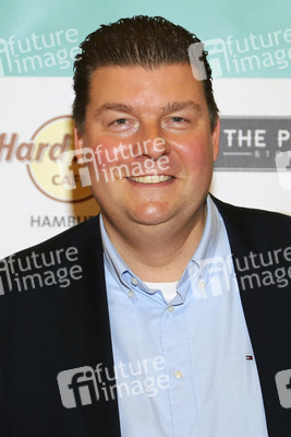 Eröffnung Friends Cup Charity Shop in Hamburg