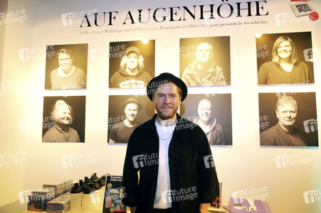 Eröffnung Friends Cup Charity Shop in Hamburg