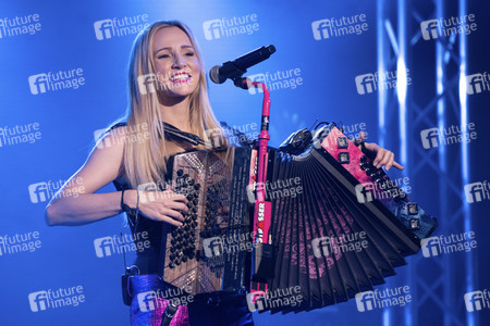 Konzert von Melissa Naschenweng in Grenchen