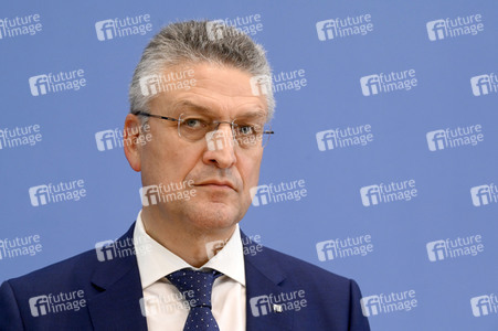 Pressekonferenz zu Auffrischimpfungen gegen Corona in Berlin