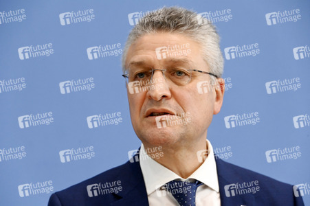 Pressekonferenz zu Auffrischimpfungen gegen Corona in Berlin