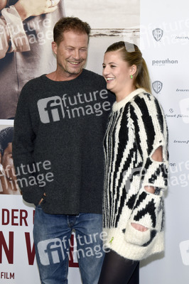Filmpremiere 'Die Rettung der uns bekannten Welt' in München
