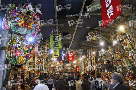 Tori-no-ichi Fest in Tokio
