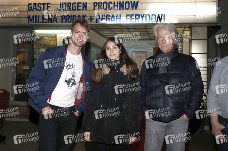 Filmpremiere 'Eine Handvoll Wasser' in Berlin