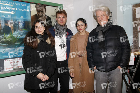 Filmpremiere 'Eine Handvoll Wasser' in Berlin