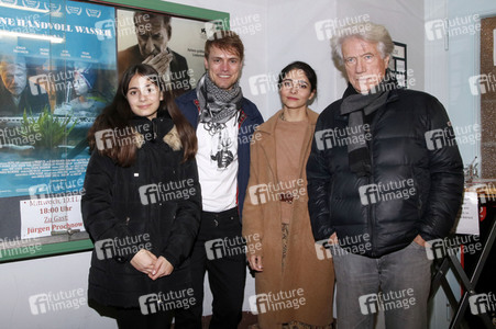 Filmpremiere 'Eine Handvoll Wasser' in Berlin