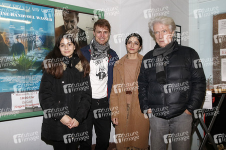 Filmpremiere 'Eine Handvoll Wasser' in Berlin