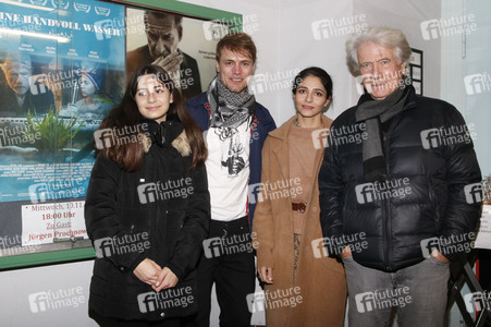 Filmpremiere 'Eine Handvoll Wasser' in Berlin