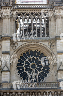 Wiederaufbau der Kathedrale Notre-Dame de Paris