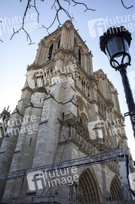Wiederaufbau der Kathedrale Notre-Dame de Paris