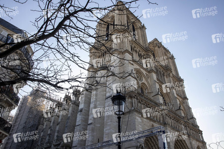 Wiederaufbau der Kathedrale Notre-Dame de Paris