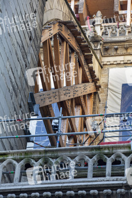 Wiederaufbau der Kathedrale Notre-Dame de Paris