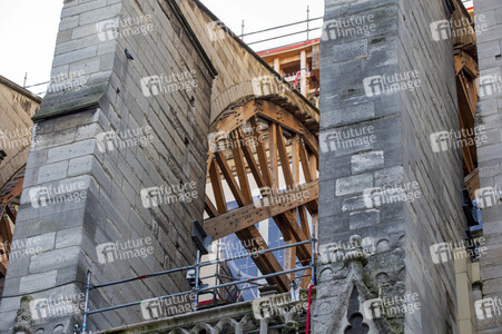 Wiederaufbau der Kathedrale Notre-Dame de Paris