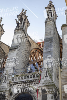 Wiederaufbau der Kathedrale Notre-Dame de Paris