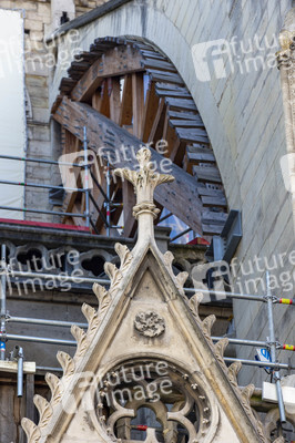 Wiederaufbau der Kathedrale Notre-Dame de Paris