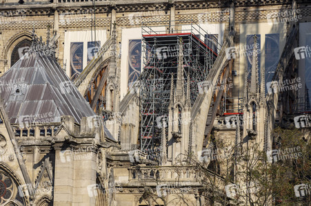 Wiederaufbau der Kathedrale Notre-Dame de Paris