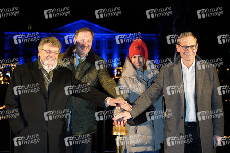 Feierliche Eröffnung von 'Weihnachten im Tierpark' in Berlin