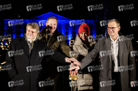 Feierliche Eröffnung von 'Weihnachten im Tierpark' in Berlin