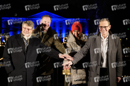 Feierliche Eröffnung von 'Weihnachten im Tierpark' in Berlin