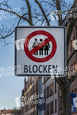 Symbolfoto Blocken, Bremsen, Boostern