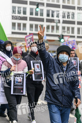 Demo zum Tag gegen Gewalt an Frauen in Düsseldorf