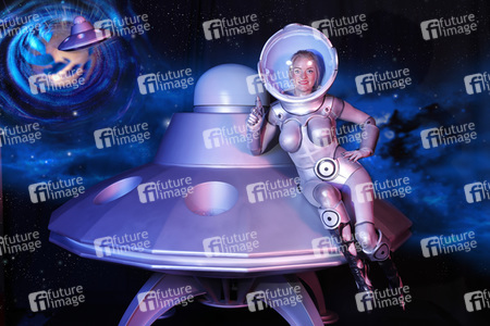 FARBKÖRPER Kalender 2022: Geek Art-Bodypainting und Transformaking