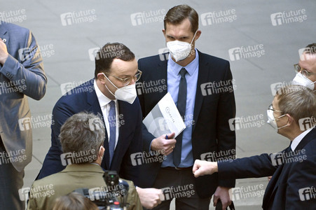 Pressekonferenz zum Impfen mit Moderna und BioNTech in Berlin