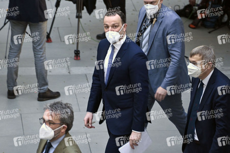 Pressekonferenz zum Impfen mit Moderna und BioNTech in Berlin