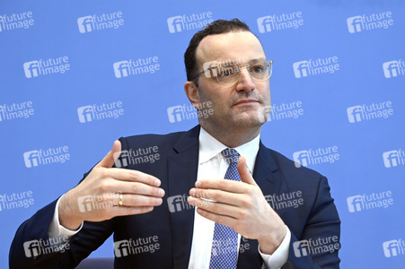 Pressekonferenz zum Impfen mit Moderna und BioNTech in Berlin