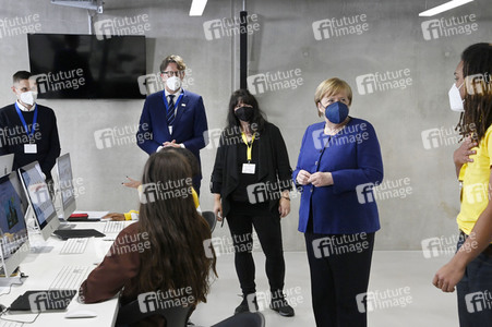 Angela Merkel besucht das TUMO Lernzentrum in Berlin