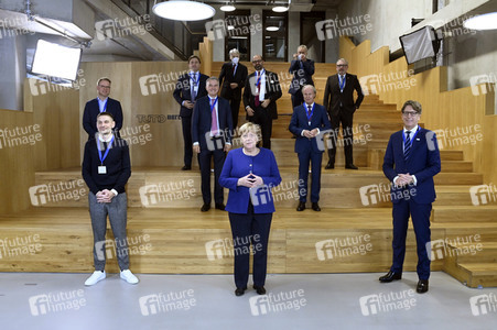 Angela Merkel besucht das TUMO Lernzentrum in Berlin