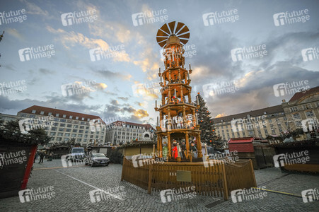 Weihnachtsmarkt-Aus in Dresden