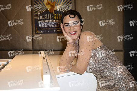 Pressekonferenz zur neu überarbeiteten Revue 'Berlin Berlin' in Berlin