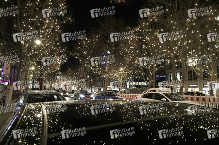 Weihnachtsbeleuchtung am Kudamm in Berlin