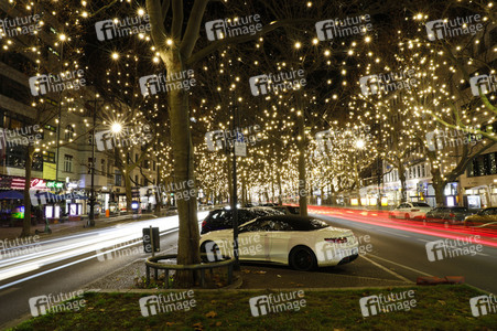 Weihnachtsbeleuchtung am Kudamm in Berlin