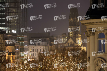 Weihnachtsbeleuchtung am Kudamm in Berlin