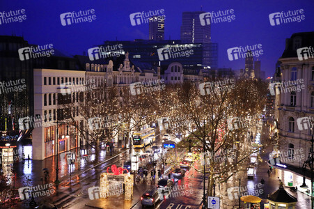 Weihnachtsbeleuchtung am Kudamm in Berlin