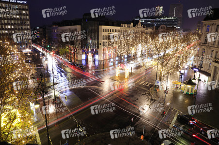 Weihnachtsbeleuchtung am Kudamm in Berlin