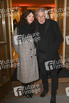 Theaterpremiere 'Schöne Bescherungen' in Berlin