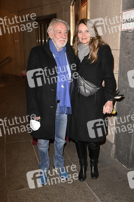 Theaterpremiere 'Schöne Bescherungen' in Berlin