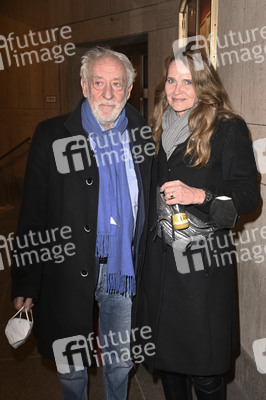 Theaterpremiere 'Schöne Bescherungen' in Berlin