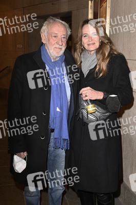 Theaterpremiere 'Schöne Bescherungen' in Berlin
