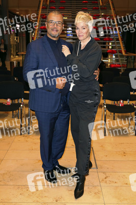 Theaterpremiere 'Josef und Maria' in Hamburg