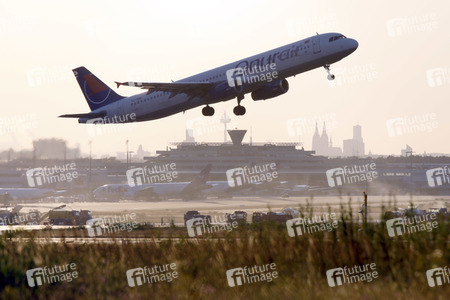 Symbolfoto Köln Bonn Airport vor der Pandemie