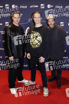 Silvestershow 'Celebrate at the Gate - Willkommen 2022' in Berlin