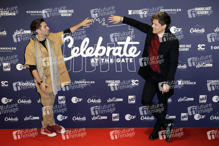 Silvestershow 'Celebrate at the Gate - Willkommen 2022' in Berlin