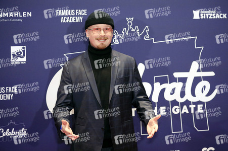 Silvestershow 'Celebrate at the Gate - Willkommen 2022' in Berlin